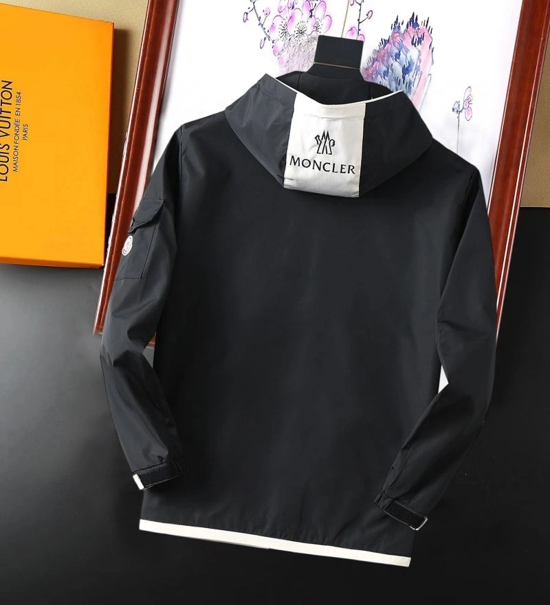Stylish Moncler Outwear 142110
