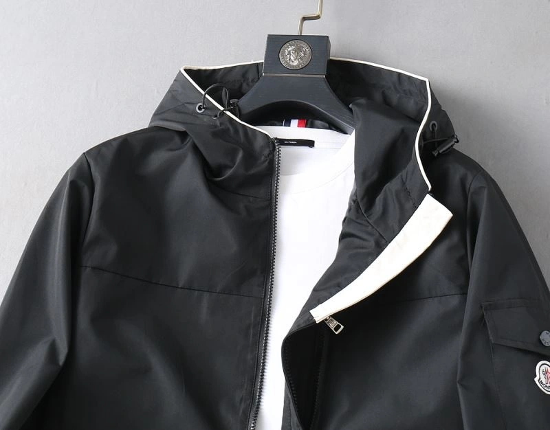 Stylish Moncler Outwear 142110