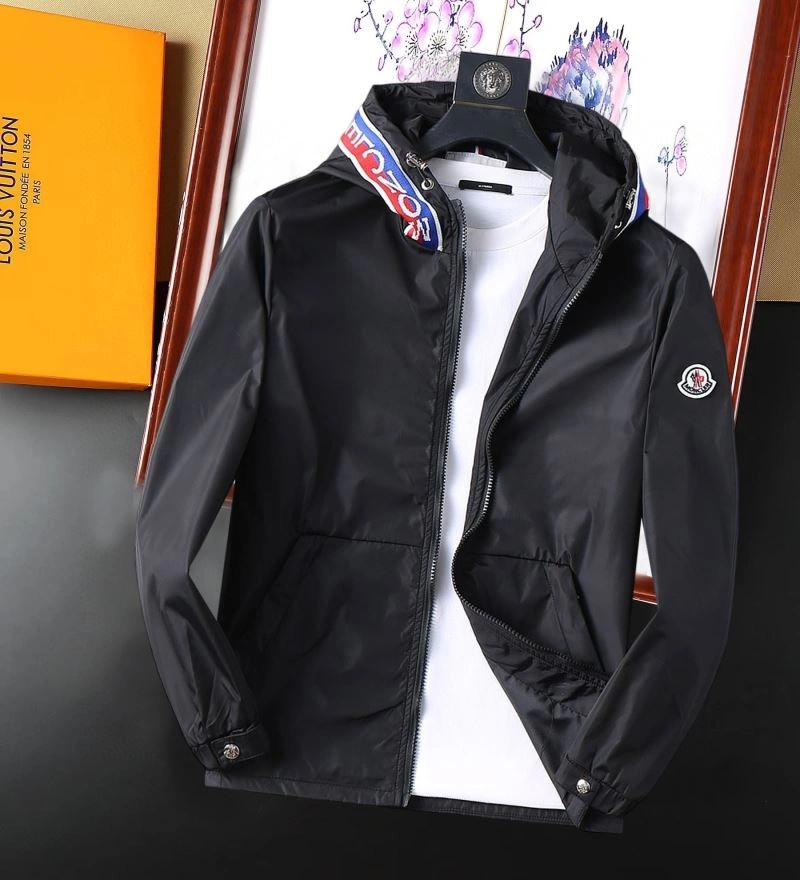Effortless Moncler Outwear 142107