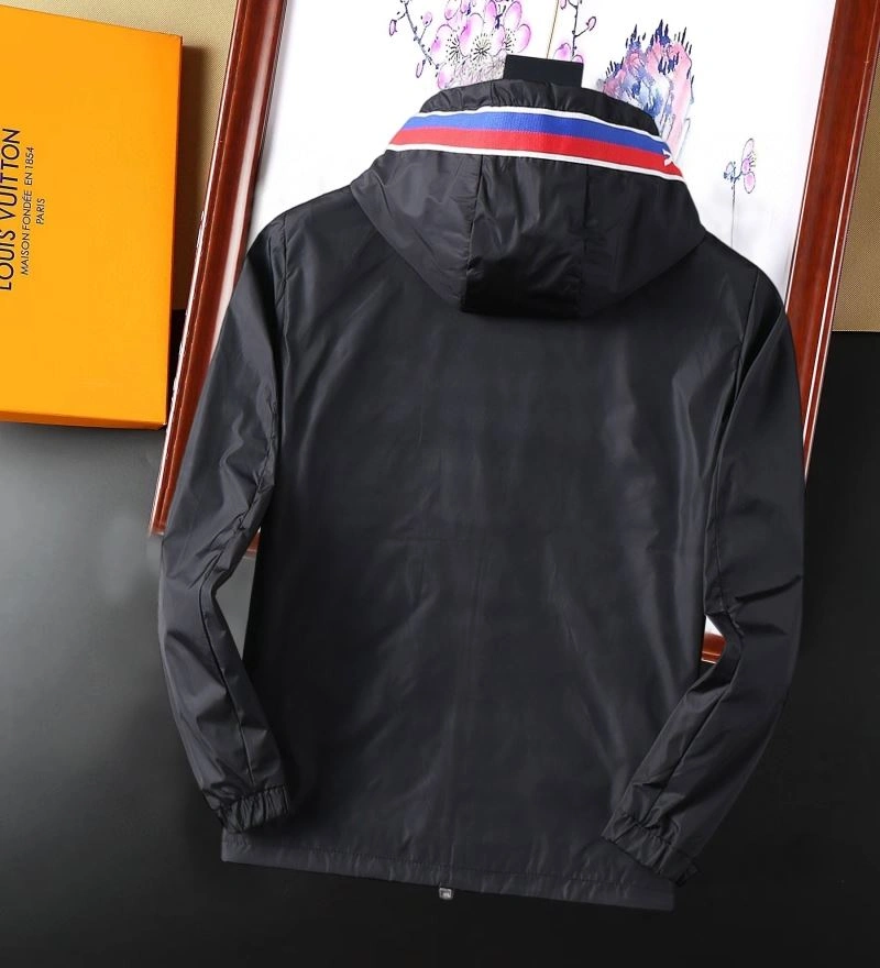 Effortless Moncler Outwear 142107
