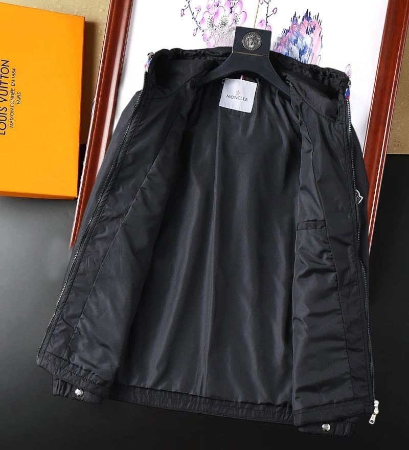Effortless Moncler Outwear 142107