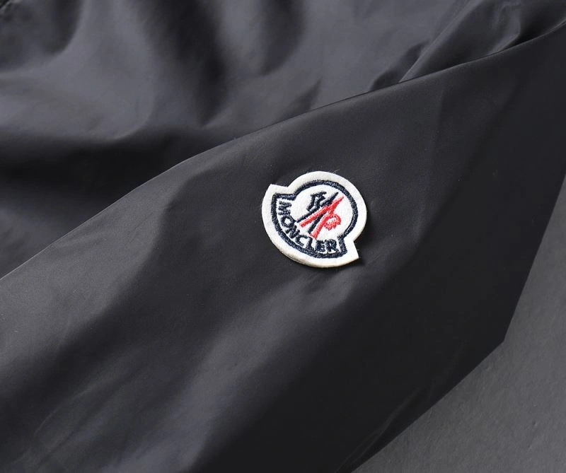 Effortless Moncler Outwear 142107