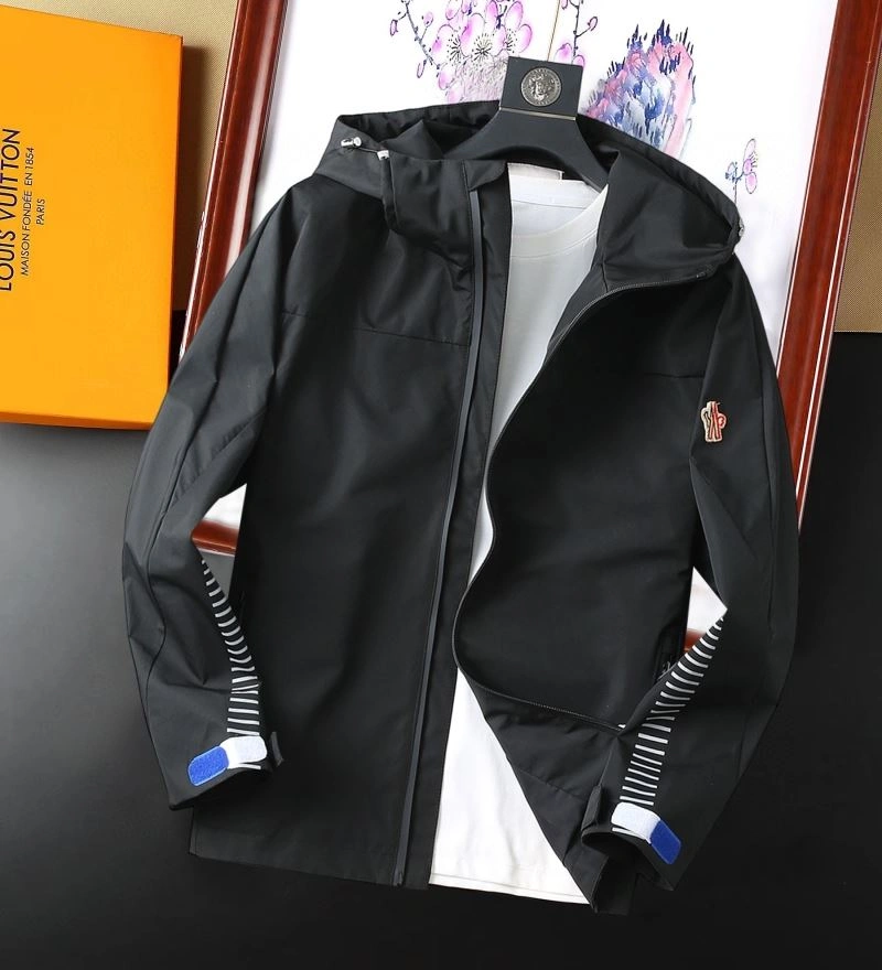 SportInspired Moncler Outwear 142100