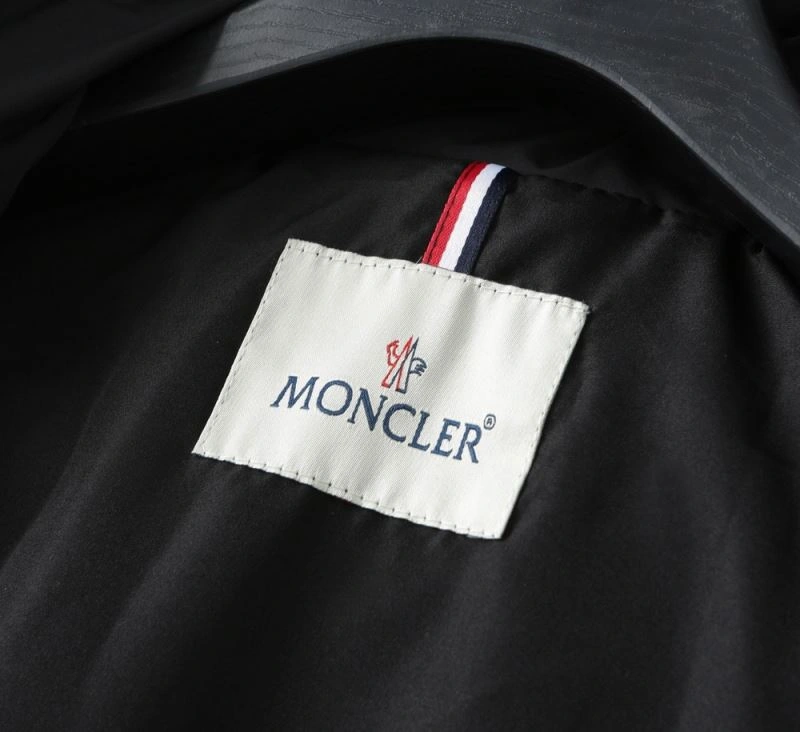 Moncler Outwear Supportive 142102