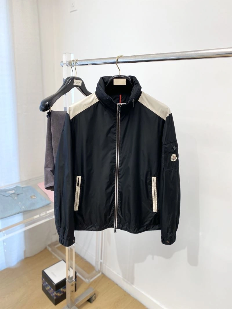 Moncler Outwear EasyCare 142094