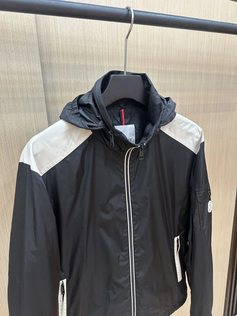 Sophisticated Moncler Outwear 142097