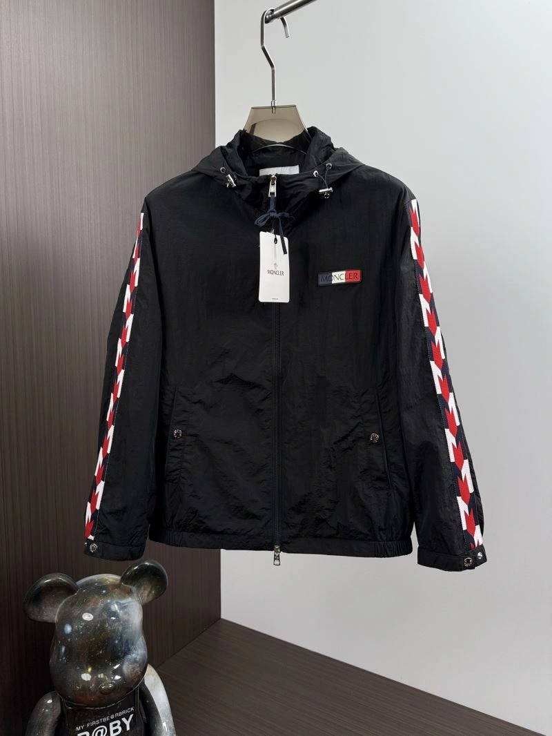 Reliable Moncler Outwear 142104