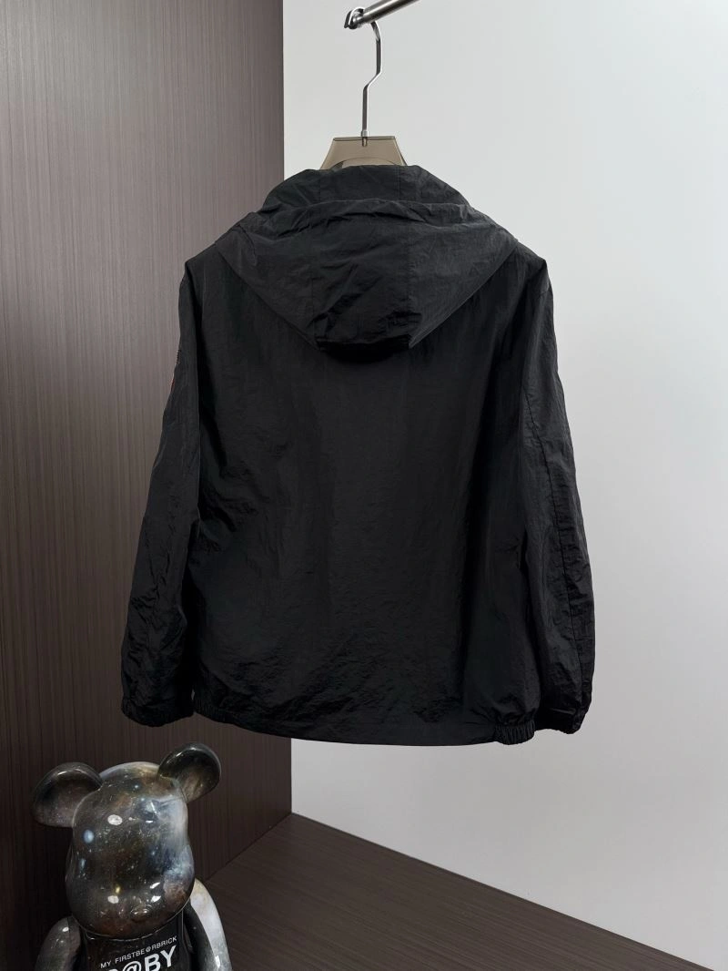 Reliable Moncler Outwear 142104