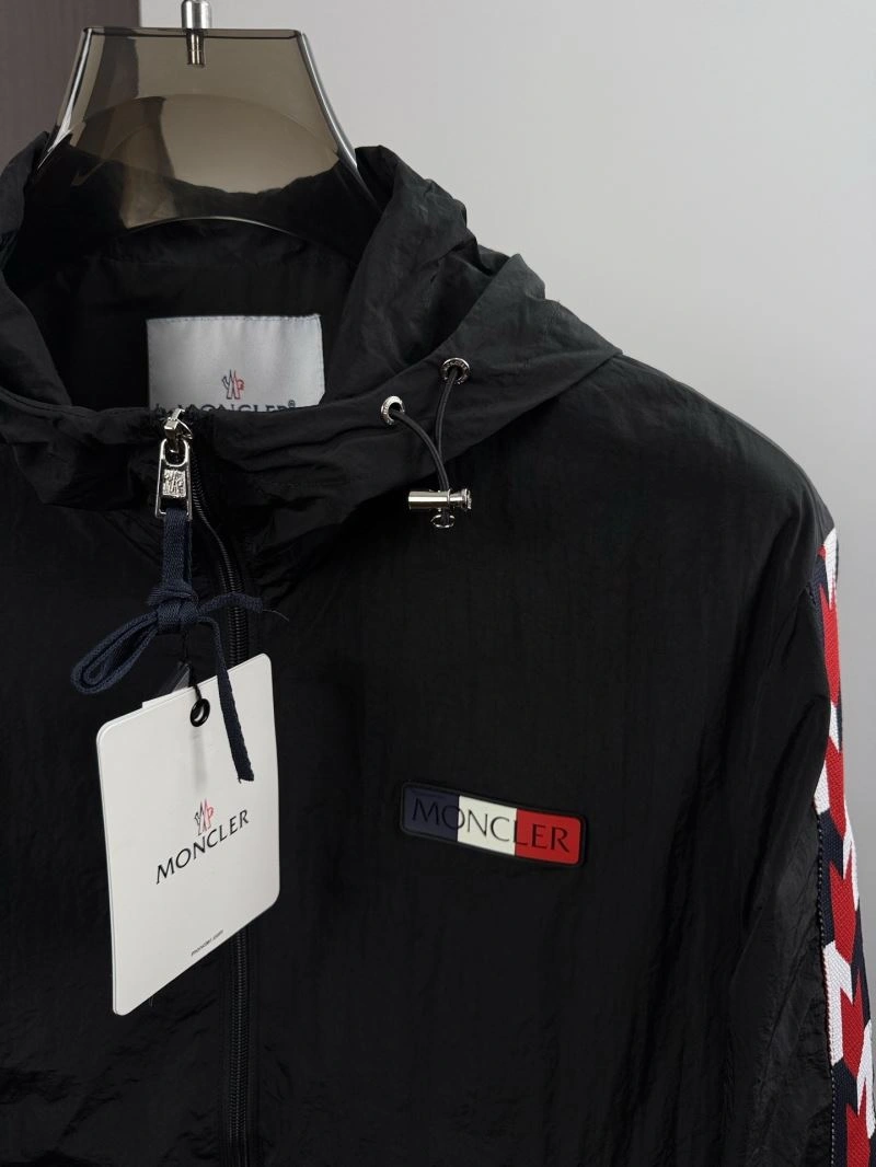 Reliable Moncler Outwear 142104