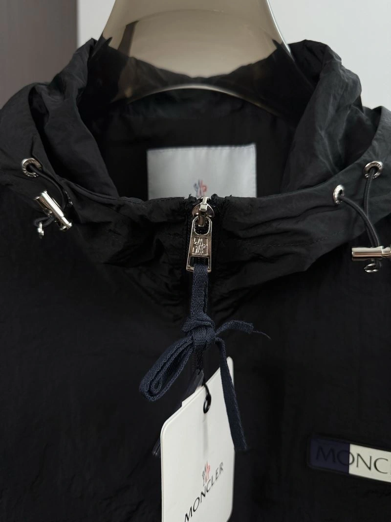 Reliable Moncler Outwear 142104