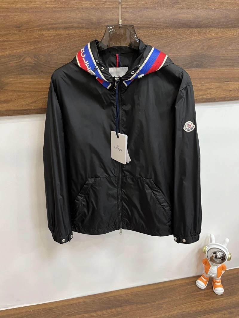 MoistureWicking Moncler Outwear 142090