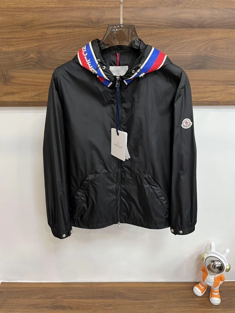 MoistureWicking Moncler Outwear 142090