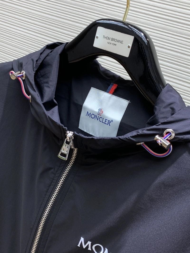 Chic Moncler Outwear 142084
