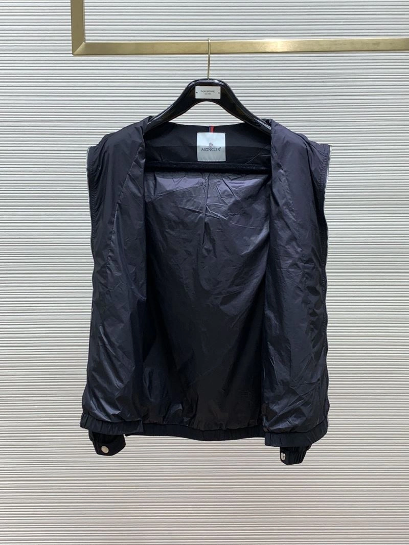 Chic Moncler Outwear 142084