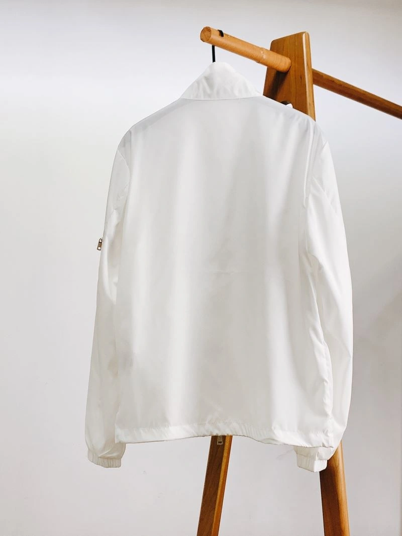 Breathable Moncler Outwear 142088