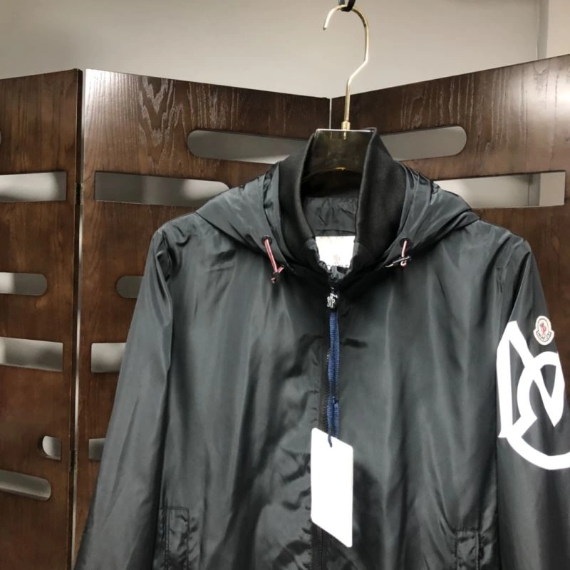 Durable Moncler Outwear 142081