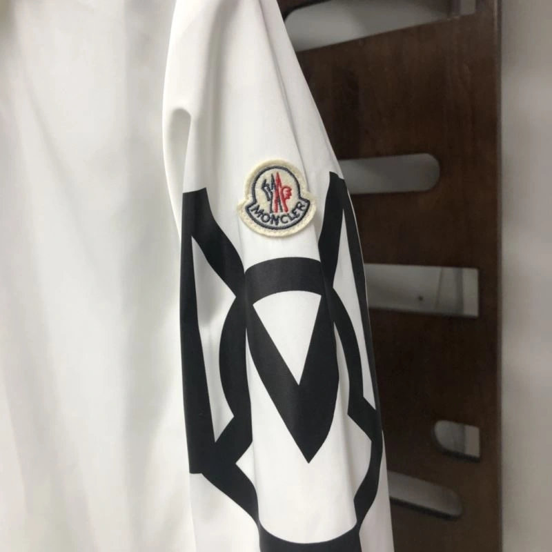 Moncler Outwear SunProtective 142087