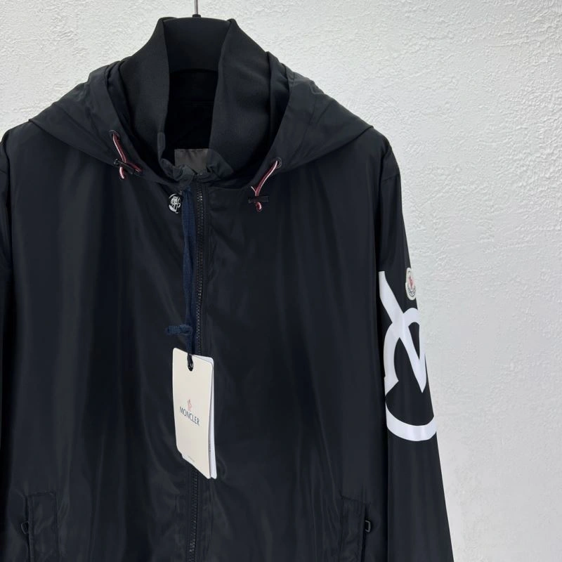 Moncler Outwear SportInspired 142080