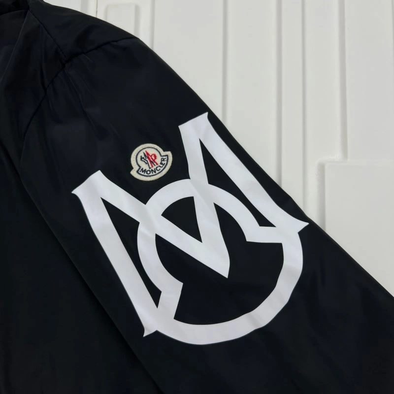 Moncler Outwear SportInspired 142080