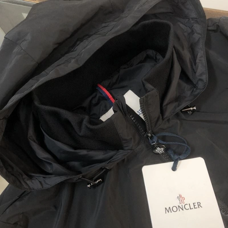 Modern Moncler Outwear 142092