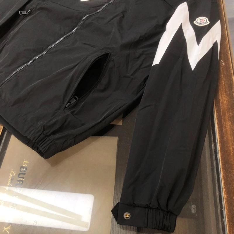 Modern Moncler Outwear 142092