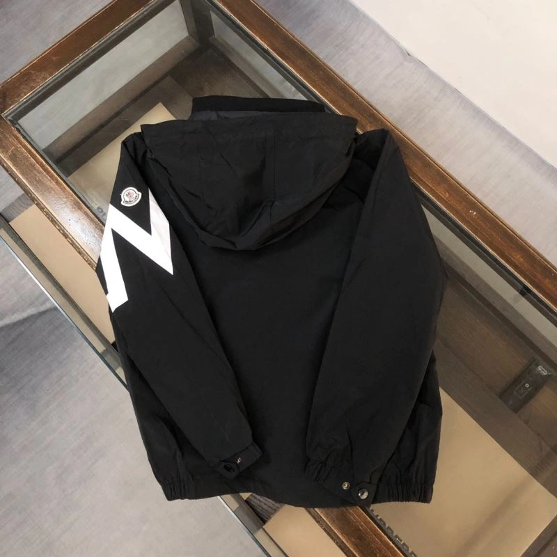 Modern Moncler Outwear 142092