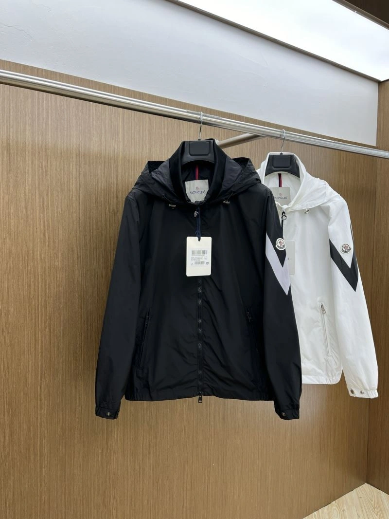 Moncler Outwear AllSeason 142085