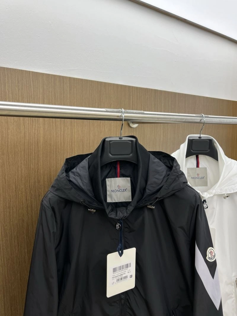 Moncler Outwear AllSeason 142085