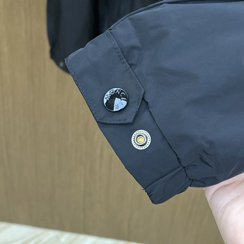Moncler Outwear AllSeason 142085