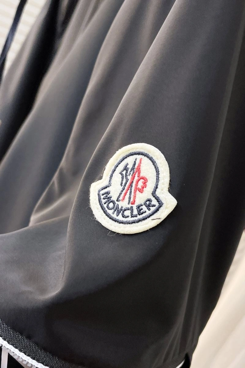 Moncler Outwear Fashionable 142079