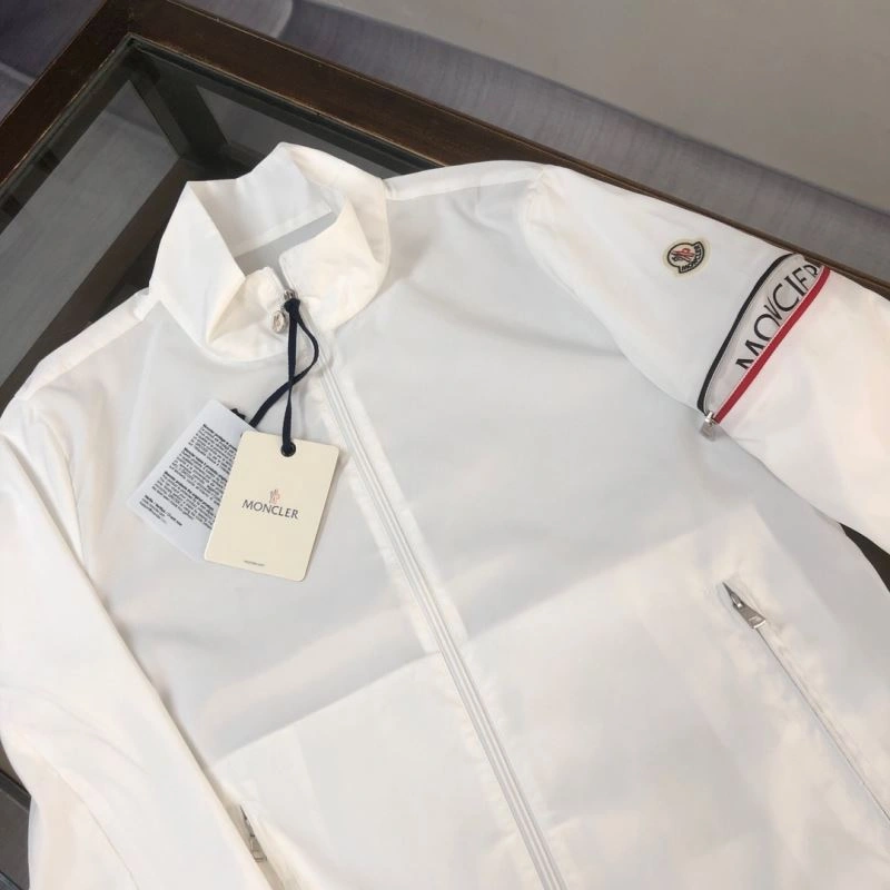Moncler Outwear Upgraded 142077