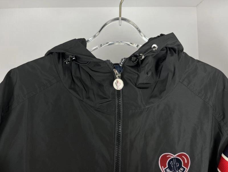 TechFriendly Moncler Outwear 142083