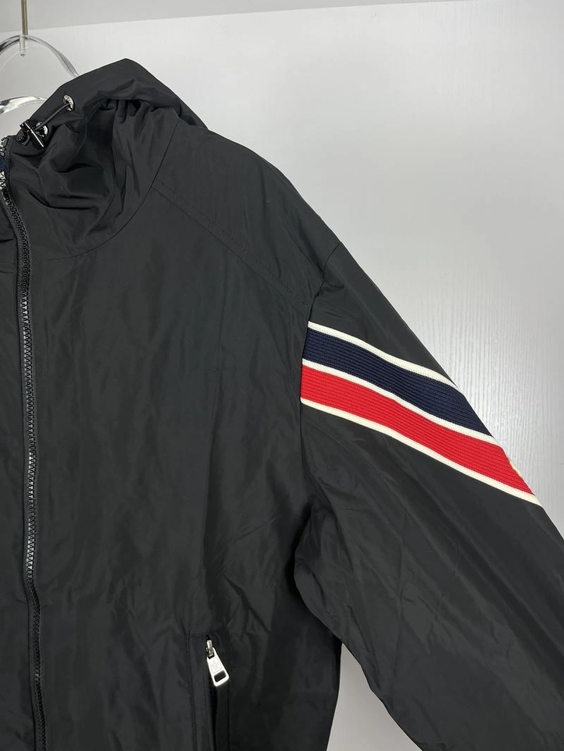 TechFriendly Moncler Outwear 142083