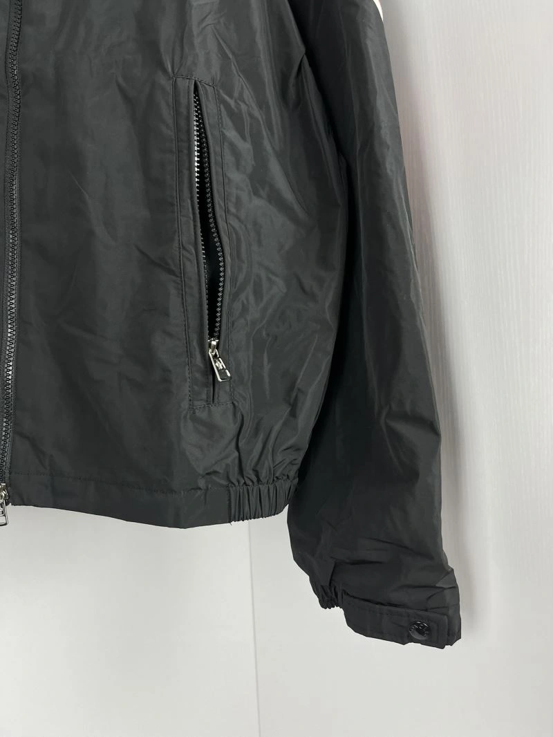 TechFriendly Moncler Outwear 142083