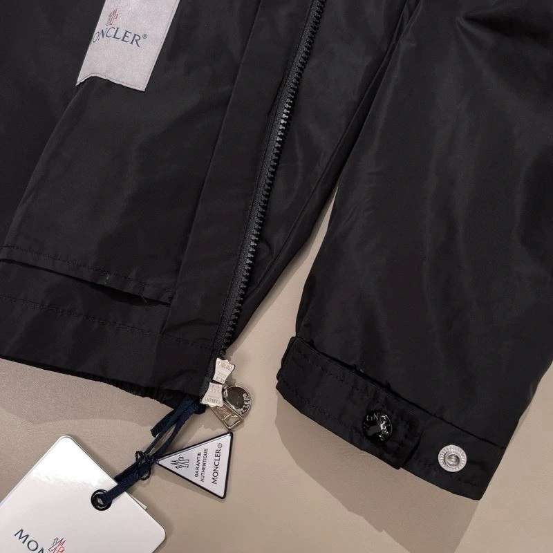 Moncler Outwear Durable 142078