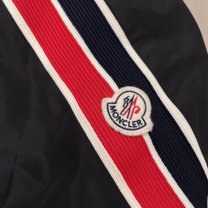 Moncler Outwear Durable 142078