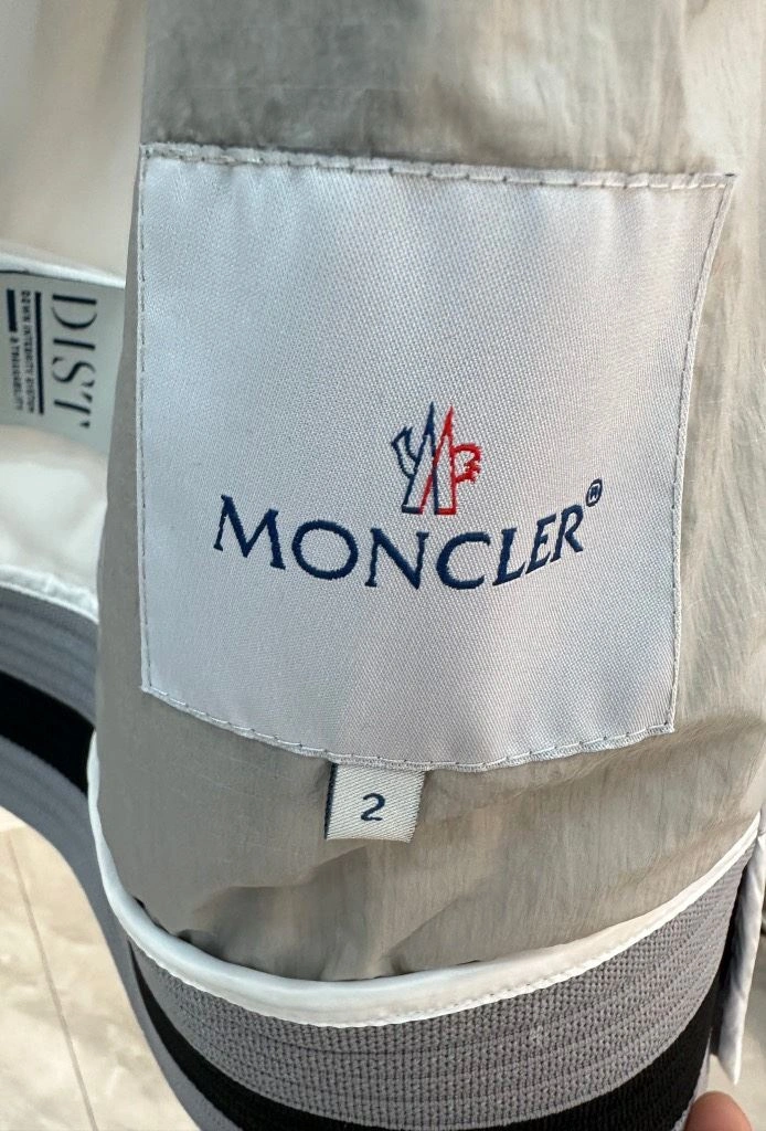 Reliable Moncler Outwear 142145