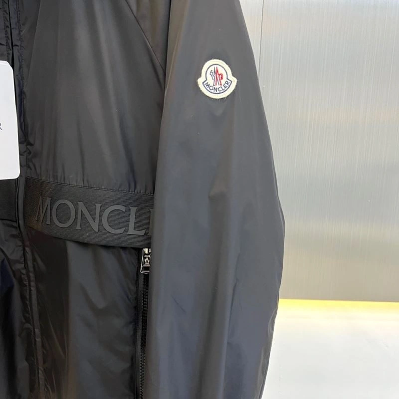 Moncler Outwear AllSeason 142071
