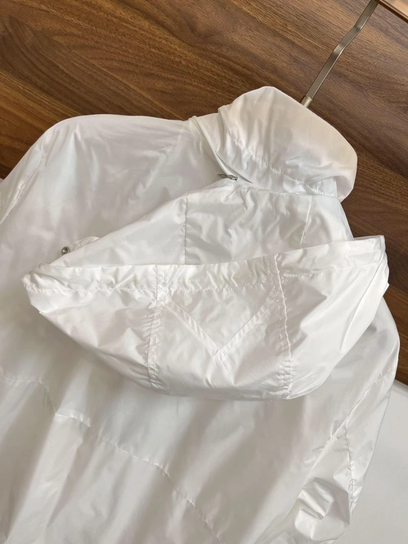 Moncler Outwear Trendsetting 142069