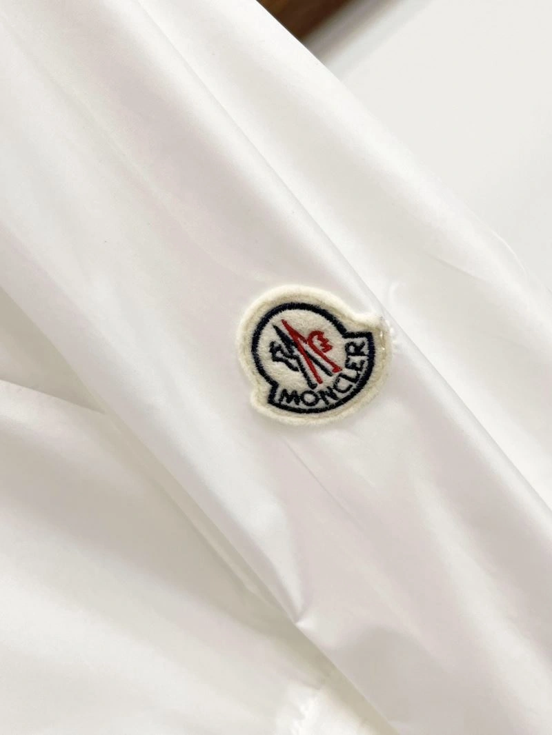 Moncler Outwear Trendsetting 142069