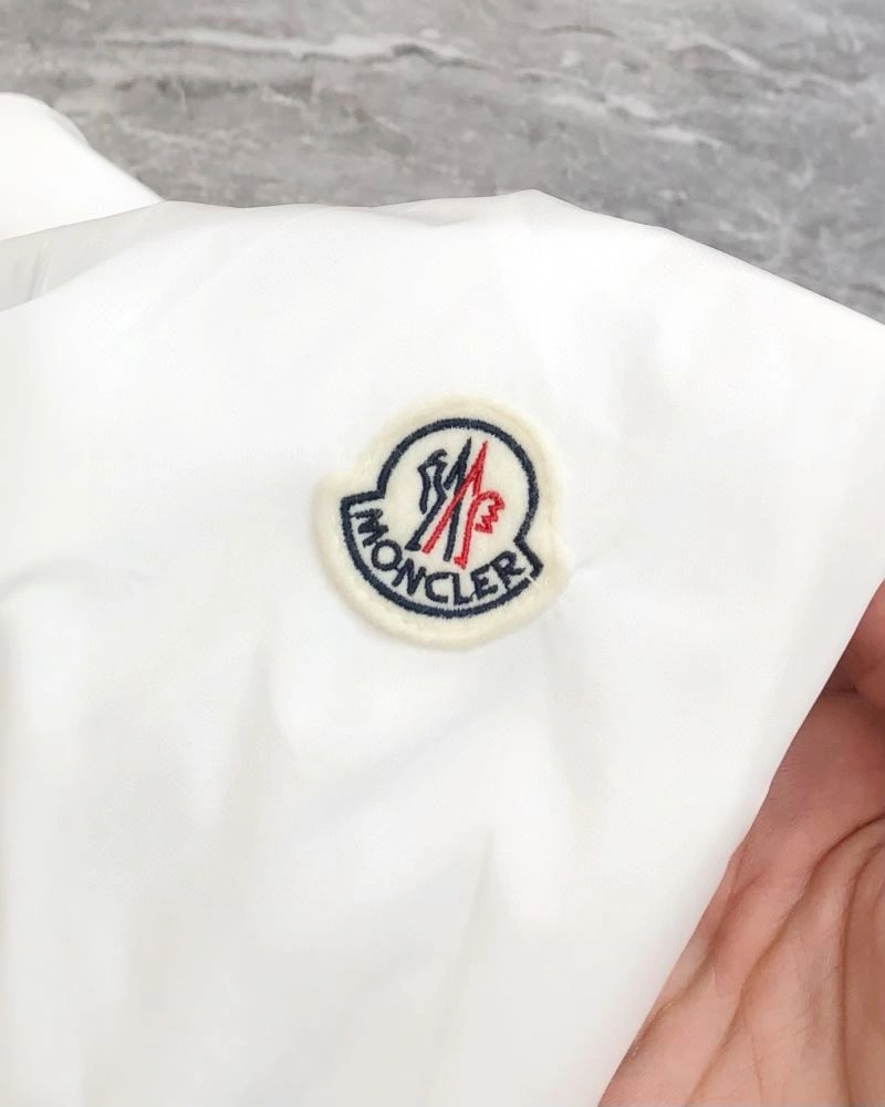 Moncler Outwear UrbanChic 142065