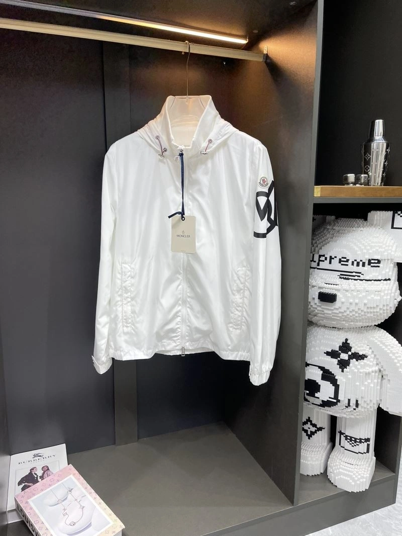 Moncler Outwear Youthful 142062