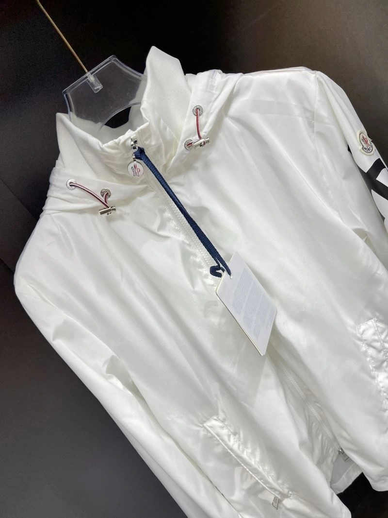 Moncler Outwear Youthful 142062