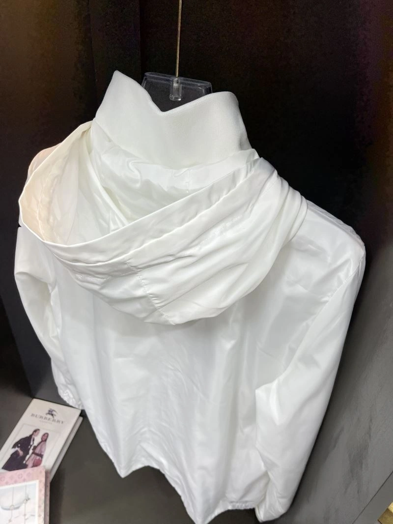 Moncler Outwear Youthful 142062