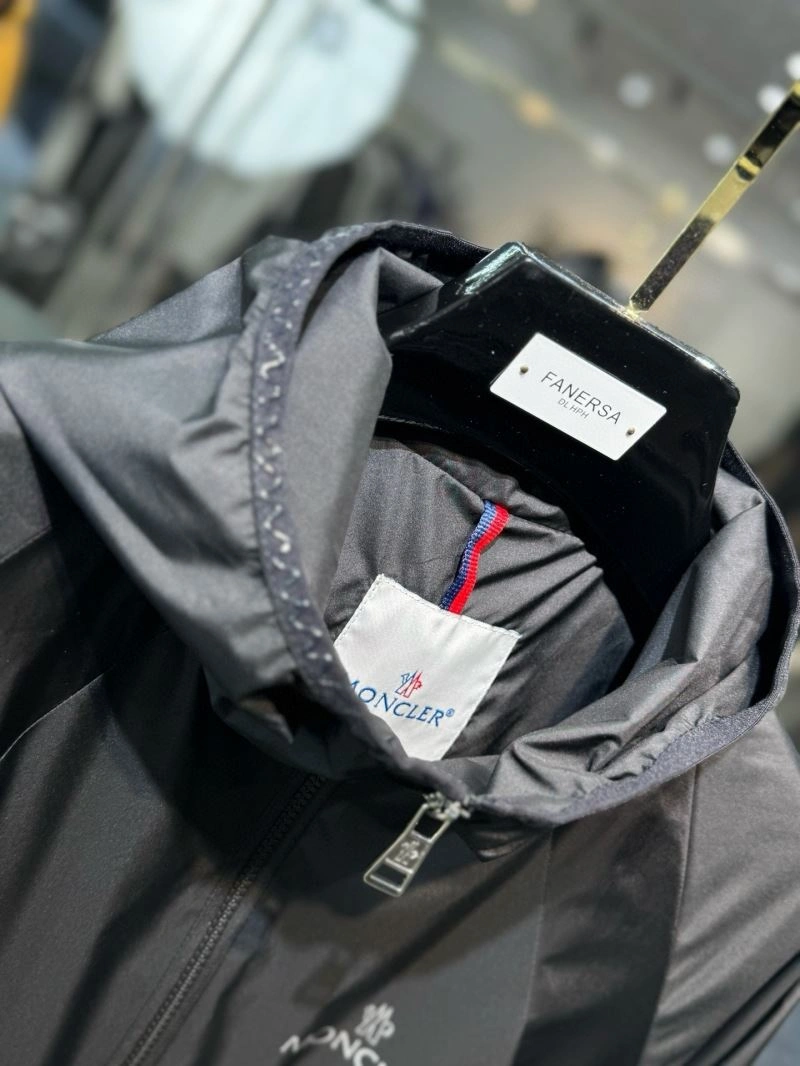 Moncler Outwear Contemporary 142137