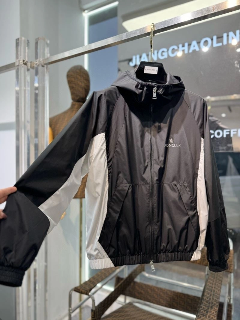 Moncler Outwear Contemporary 142137