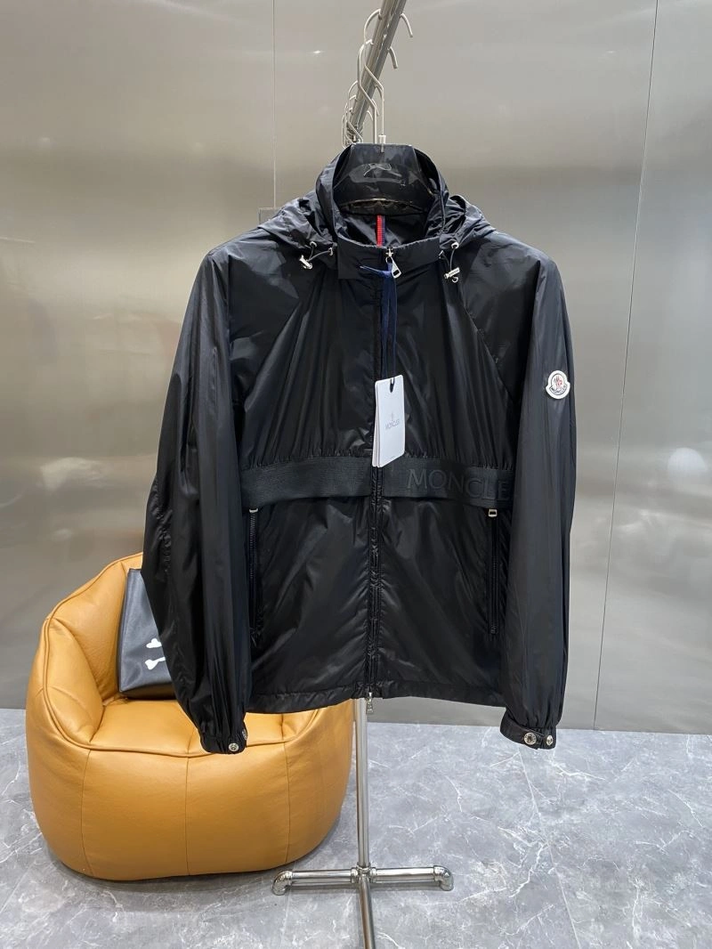 Moncler Outwear ModernLook 142061