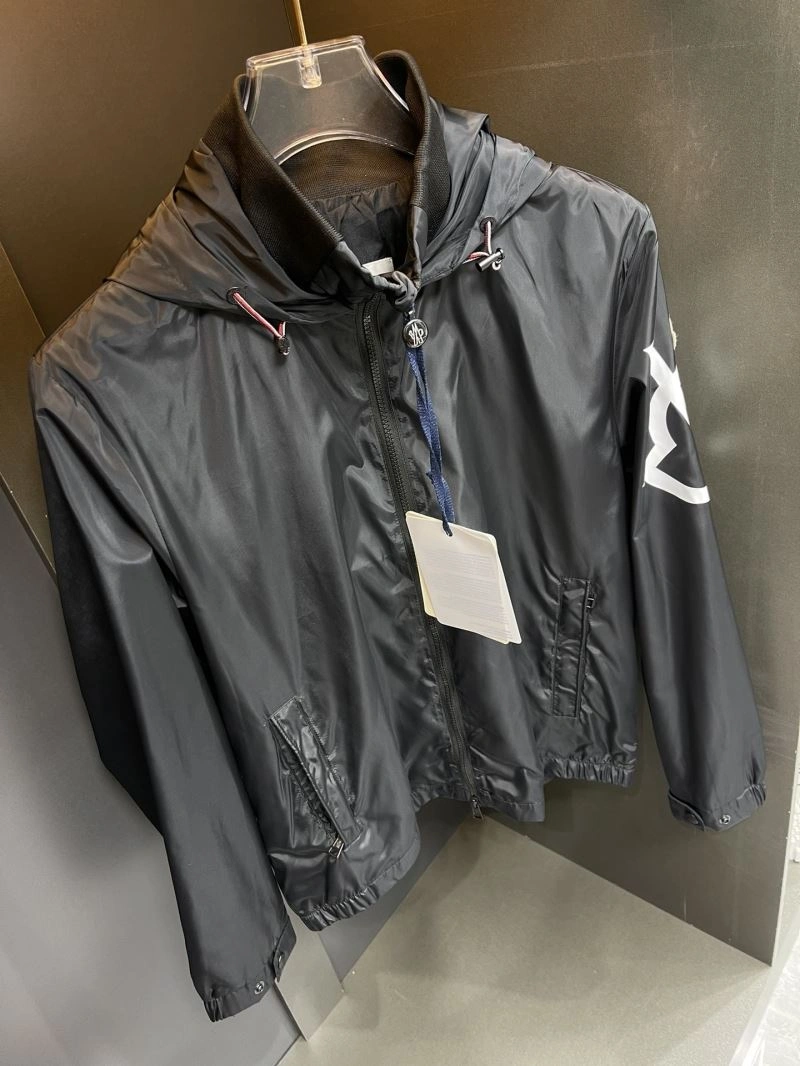 Moncler Outwear ModernLook 142059