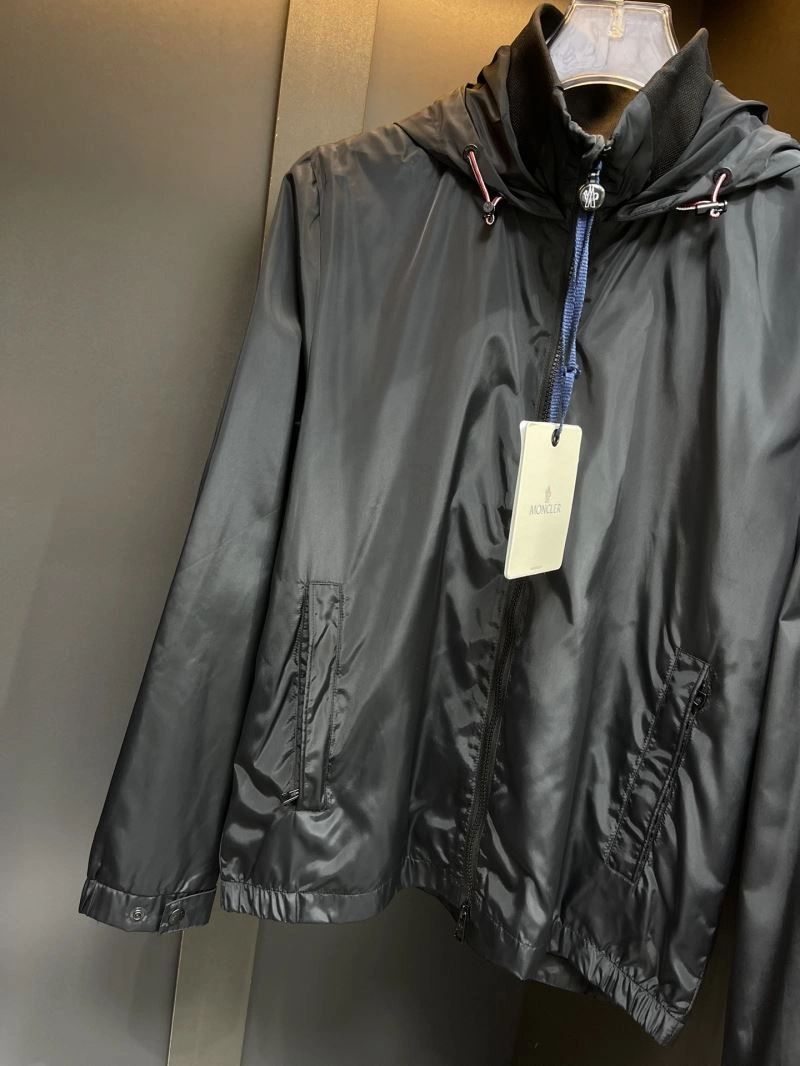 Moncler Outwear ModernLook 142059