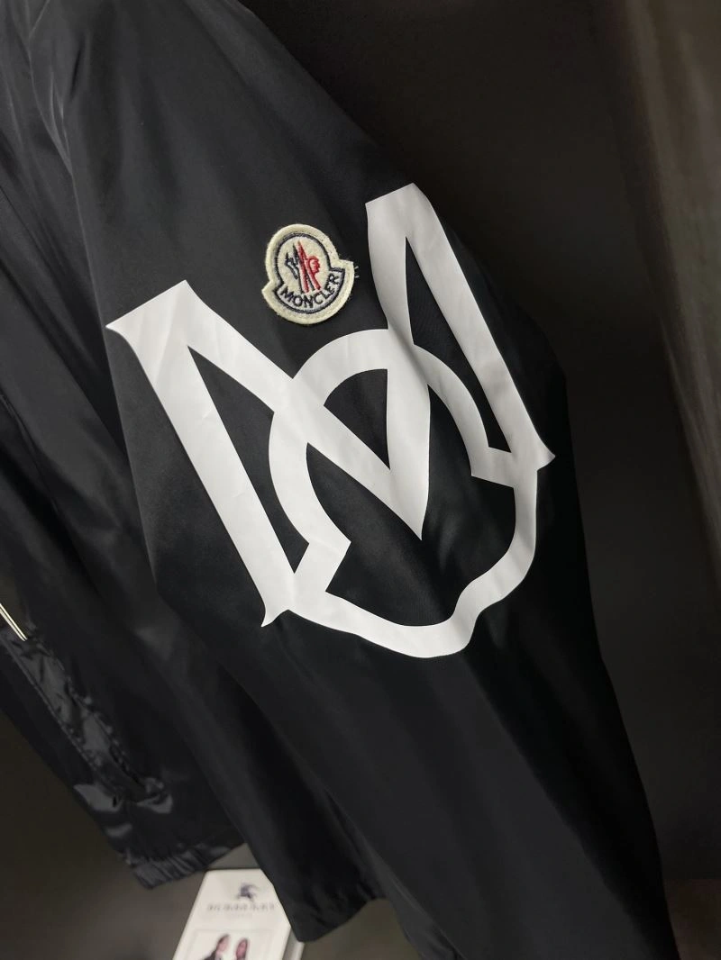 Moncler Outwear ModernLook 142059